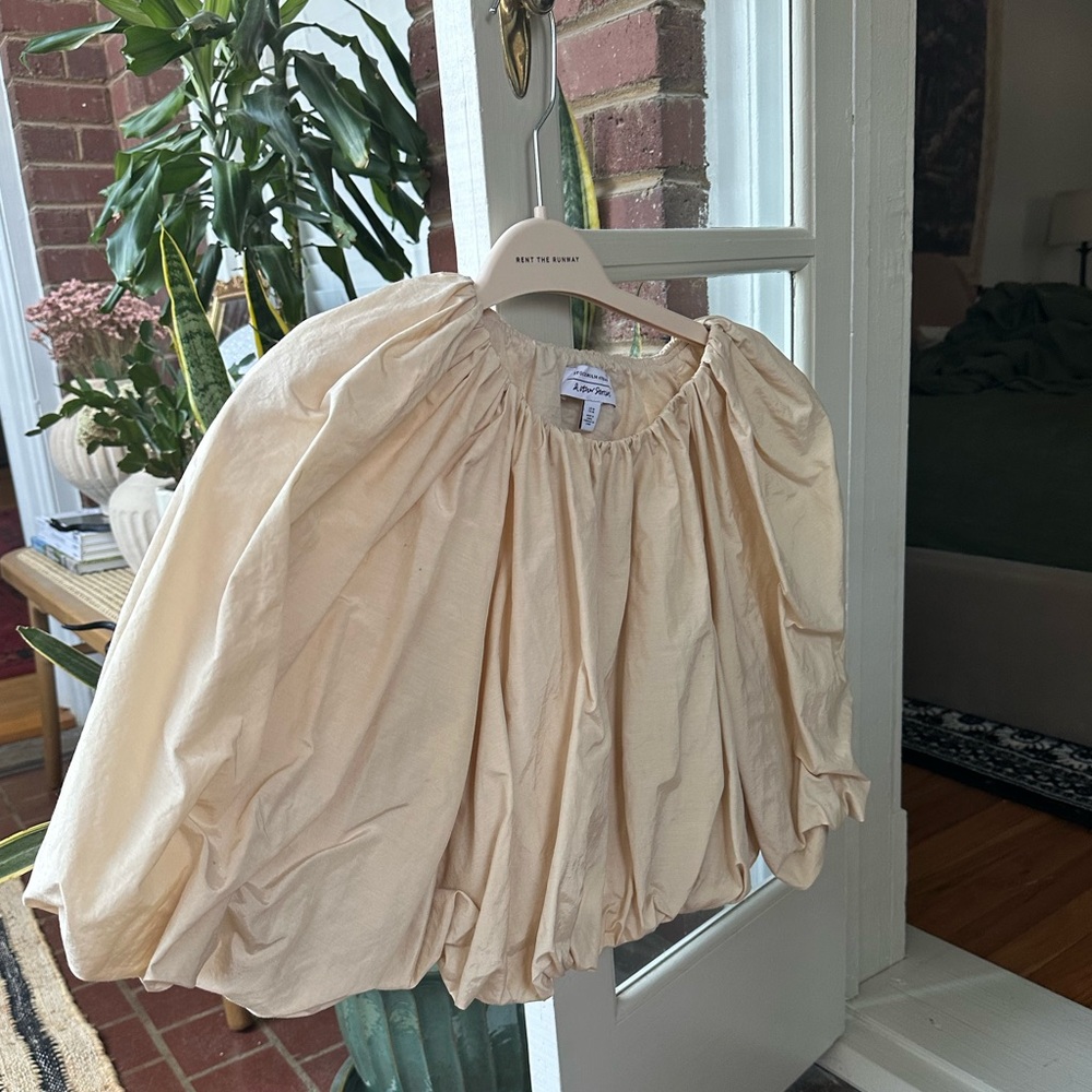 & other stories cropped voluminous grosgrain top - slightly shiny. Beautiful